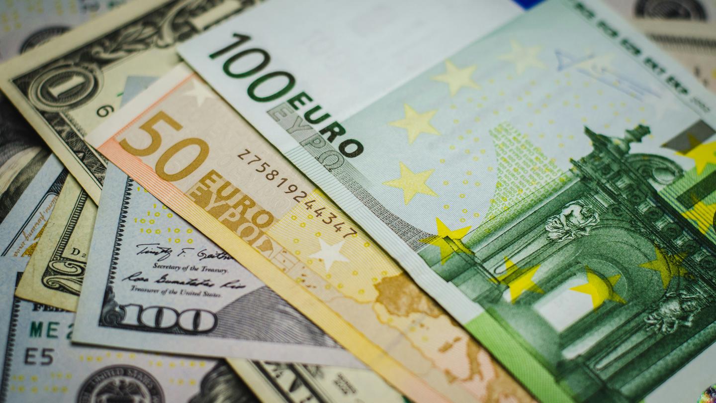 Eurodollar. Photo by JustStartInvesting on Unsplash