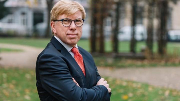 Hugo Lasat, DegroofPetercam