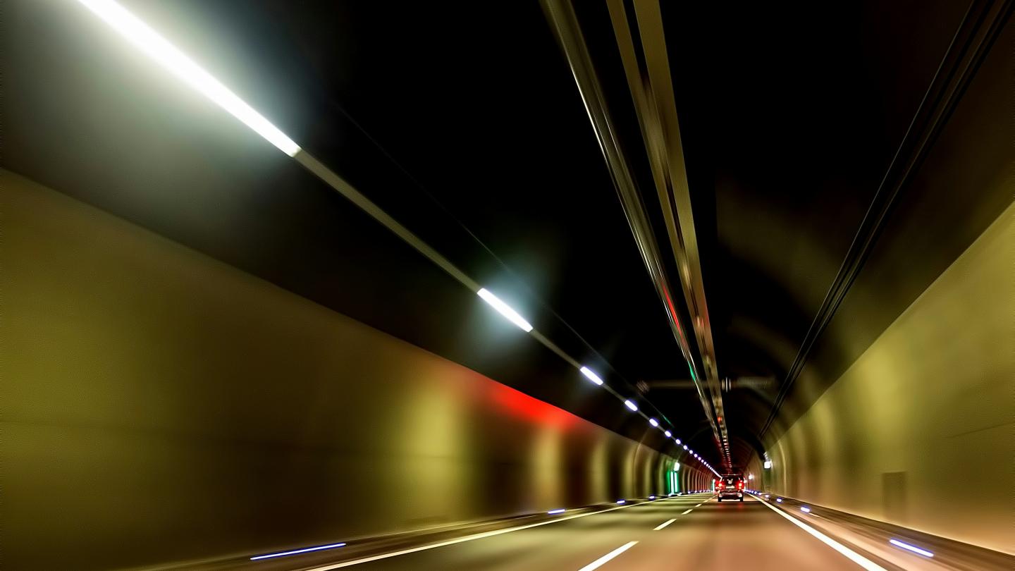 Lange tunnel