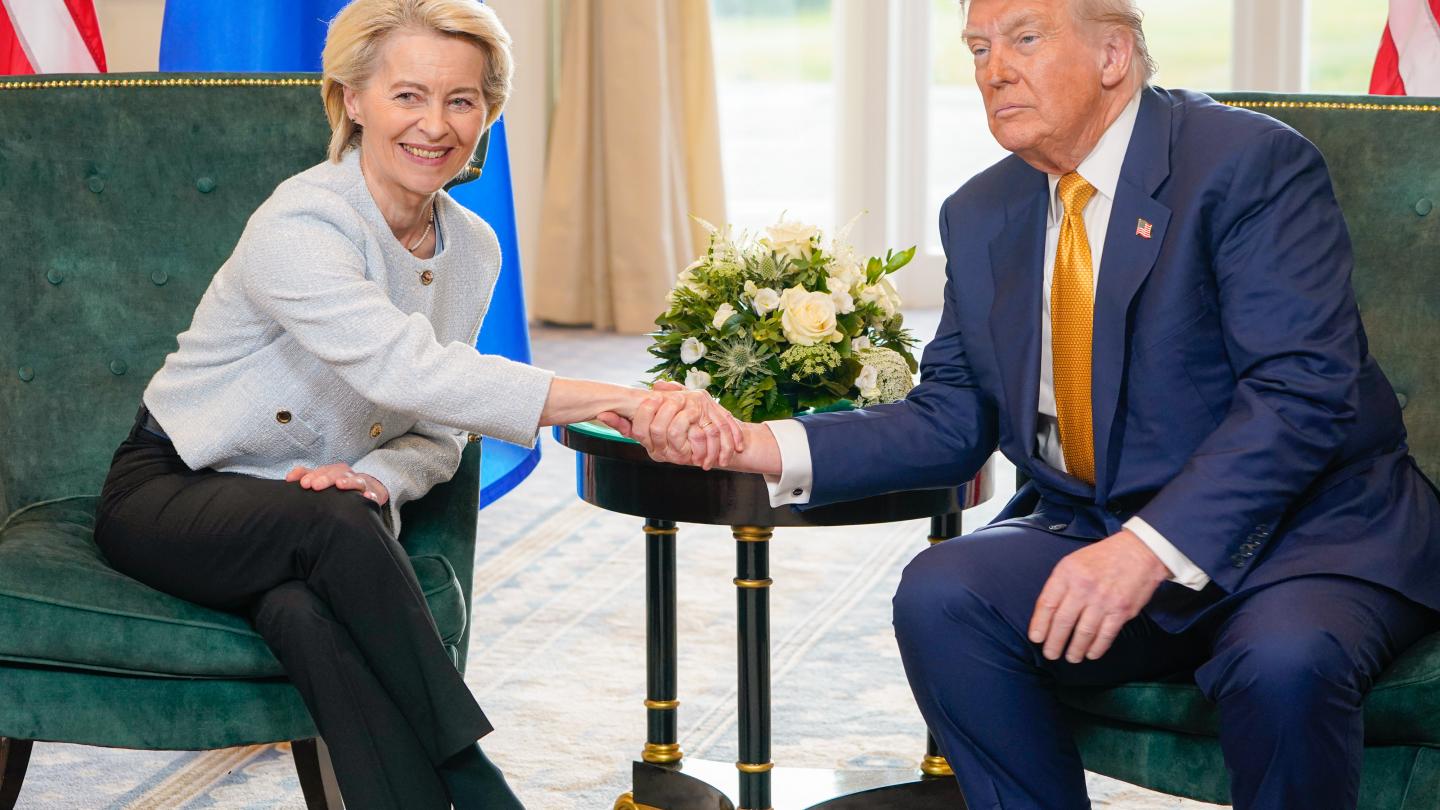 EU-Commissievoorzitter Ursula von der Leyen en de Amerikaanse president Donald Trump tijdens hun ontmoeting op zondag. Foto: Fred Guerin, Europese Unie.