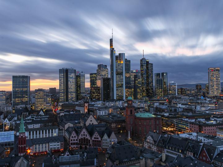 Skyline banks Frankfurt. Photo by Matthias Münning on Unsplash
