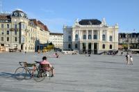 Het Opernhaus in Zürich, aan de Sechseläutenplatz.