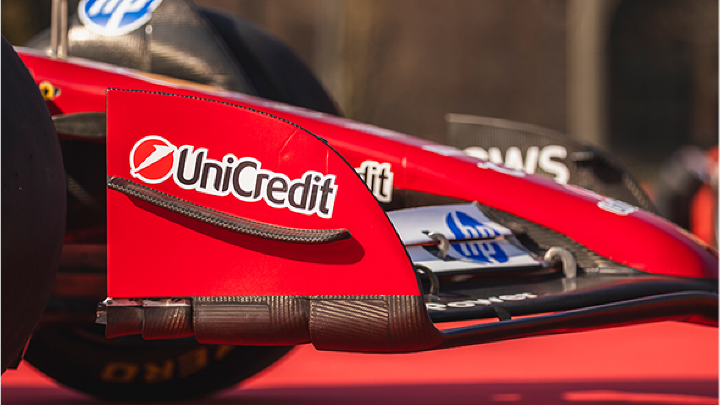 UniCredit werd dit jaar sponsor van het F1 team van Ferrari. Foto: UniCredit.