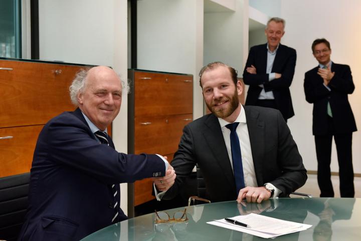 DNB-directleid Job Swank (links) tekent PRI-verklaring