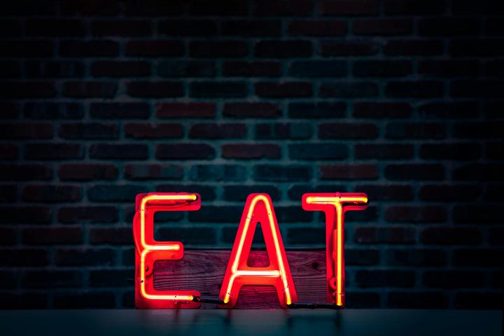 Eat, foto door Tim Mossholder via Unsplash