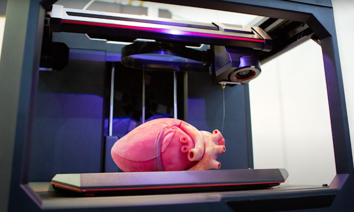Een kunsthart in een 3D-printer. Beeld van de American Chemical Society.