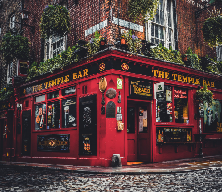 Temple Bar in Dublin. Photo by Leonhard Niederwimmer on Unsplash.