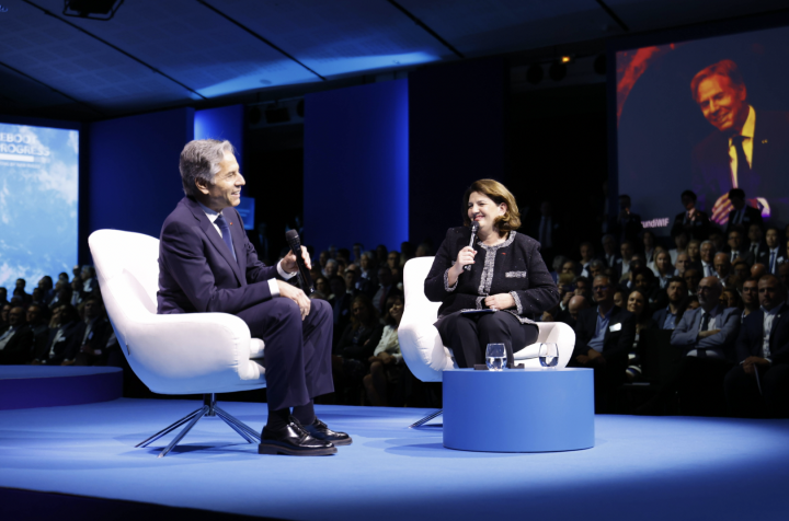 Amundi CEO Valerie Baudson on stage with former U.S. Secretary of State Antony Blinken in Paris on Thursday. Photo: Amundi.