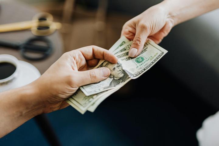 Dollar exchange - Photo: Kaboompics.com - Pexels
