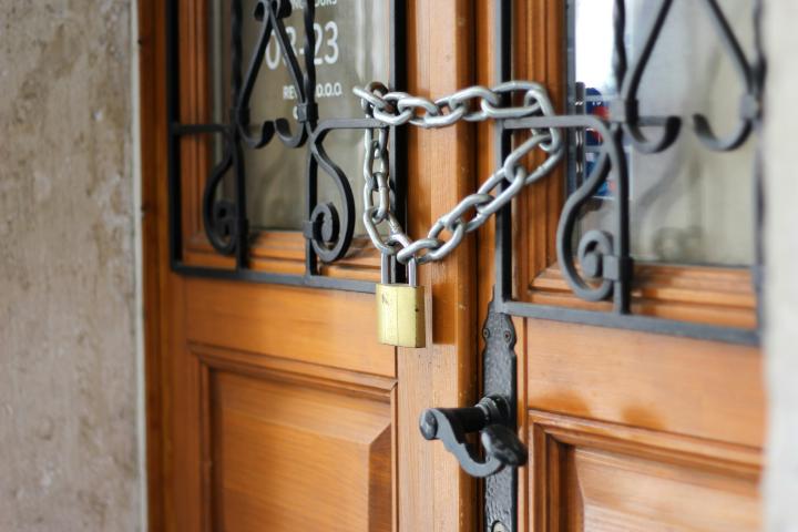 Closed door, photo by Sheldon Kennedy on Unsplash