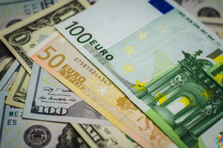 Eurodollar. Photo by JustStartInvesting on Unsplash