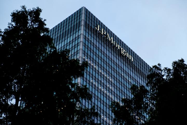 JP Morgan's offices in London. With $81 billion, the US bank is the largest funder of fossil fuels in 2020-2021. Photo by Håkan Dahlström via Flickr.