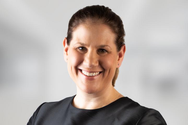 Maren Stadler-Tjan, Clifford Chance