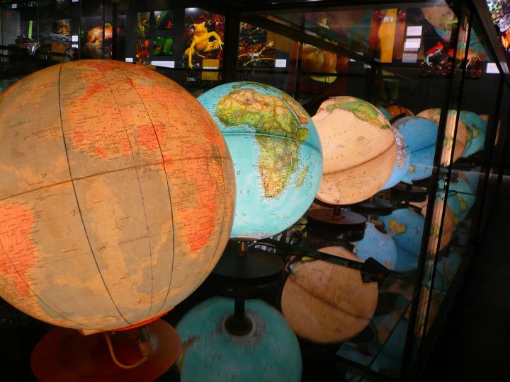 Globes at the National Geographic store in London. Photo via Flickr CC-BY-2.0.