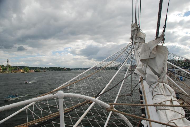 A safety net on a sailing ship. Photo CC via Flickr.