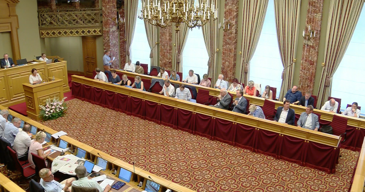 Finance minister Yuriko Backes addressing the 60-seat Luxembourg parliament on Tuesday. Image from video by ChambreTV.