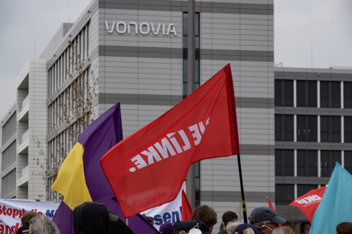 Protesters at the Bochum headquarters of German real estate firm Vonovia in April 2022. Photo via Flickr CC-BY-2.0.