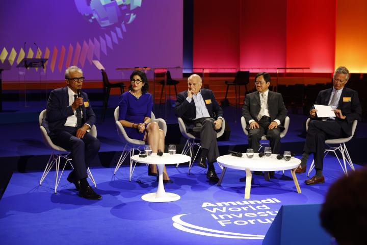 From left to right: Amundi's Pascal Blanqué, geopolitics expert Tina Fordham, Nobel Prize winner Daniël Kahneman, Prof Steve Tsang and Peterson Institute's Olivier Blanchard. Photo: Amundi.