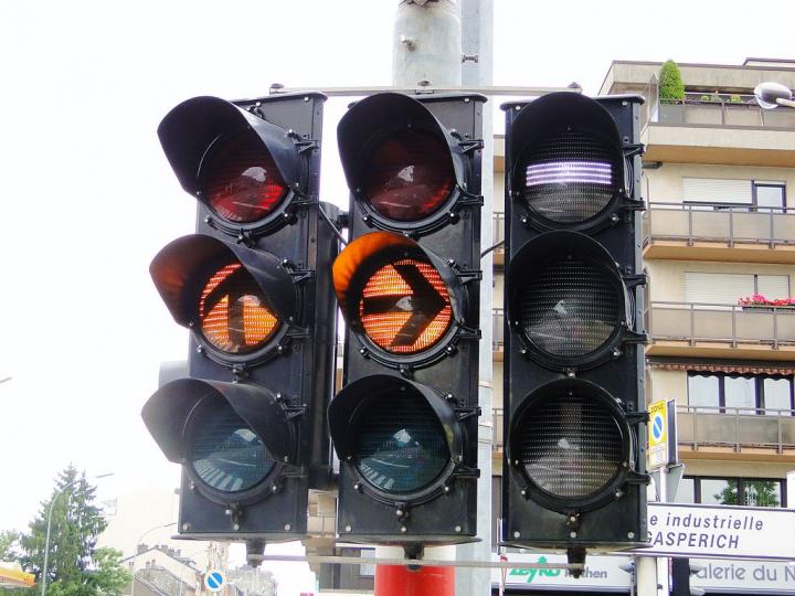 Luxembourg traffic signal. Photo via Wikimedia CC-BY-2.0