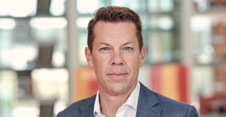 Steven Libby, partner at PWC Luxembourg and master of ceremony at the ALFI Global Distribution conference. PwC photo by Olivier Toussaint.